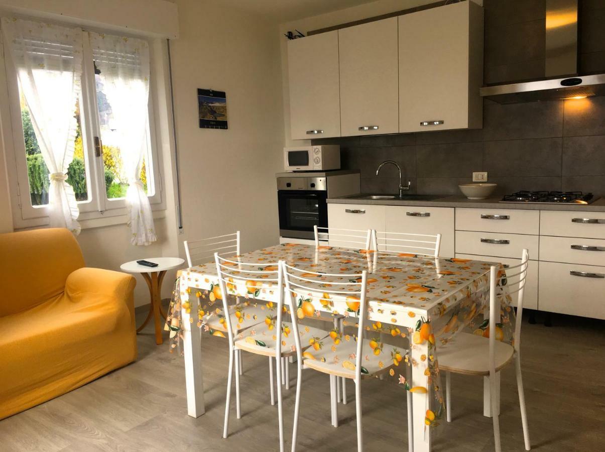 Вилла Azalea Di Gigliola Ziello - "Casa Azalea" Кремия Экстерьер фото